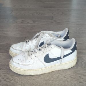 Nike Mens Air Force 1 Low Top Sneakers - Size 7 Good Condition